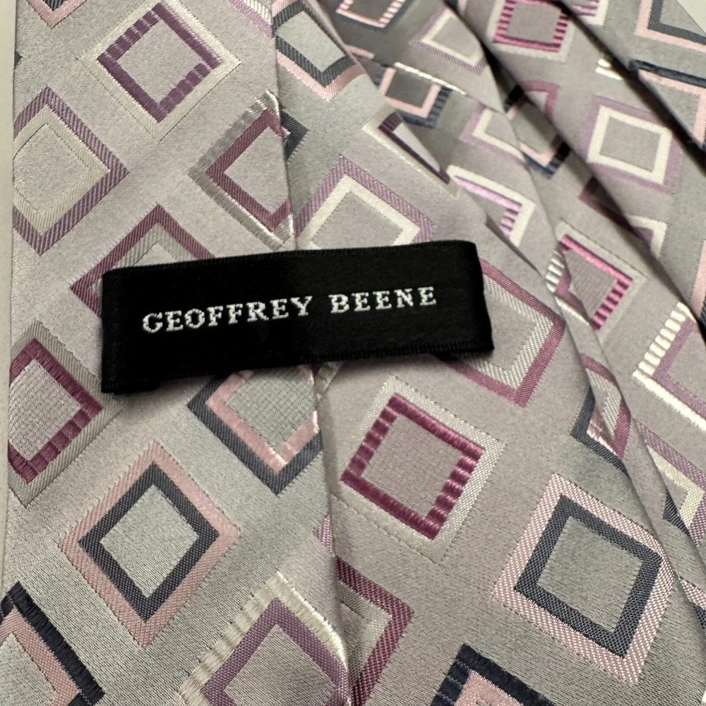Geoffrey Beene Tie Gray Hand Made 100% Silk Neck Woven Geometric Casual‎